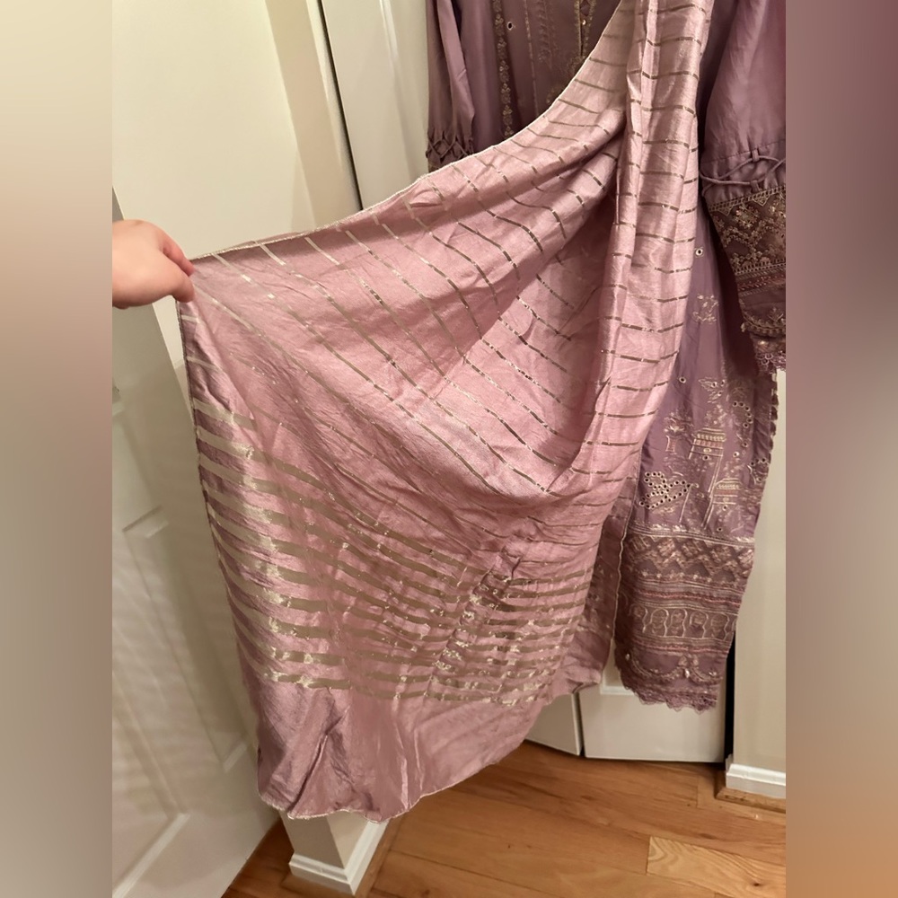 Batik Pakistani Designer Kurta & Dupatta Set | Embroidered Mauve Purple | Size M - Picture 13 of 14